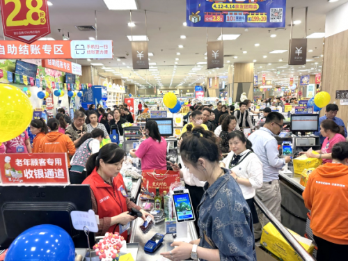 百货批发市场叫卖百货批发市场叫卖，繁华喧嚣中的独特乐章